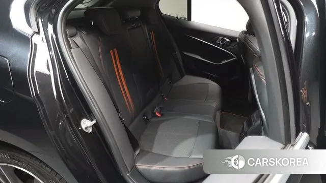 BMW 1 Series (F40) 2020 Черный из Кореи, фото 2