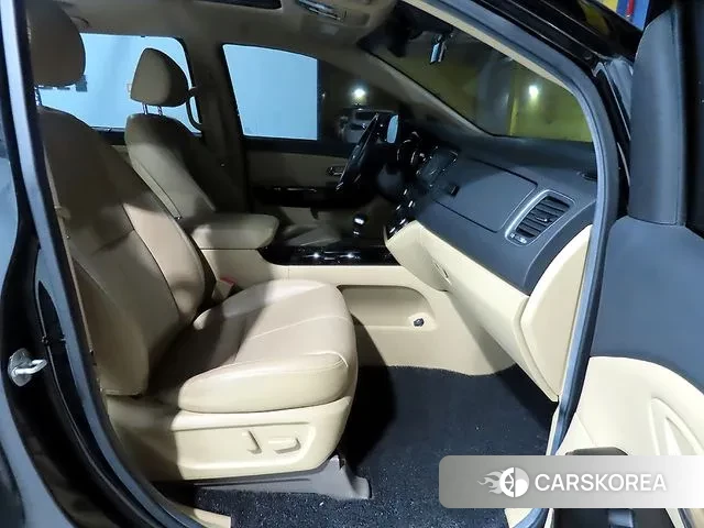 Kia The New Carnival 2018 Черный из Кореи, фото 2