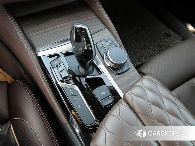 BMW 6 Series GT (G32) 2019 Серебристо-серый из Кореи, фото 2