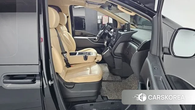 Hyundai Staria 2021 Черный из Кореи, фото 2