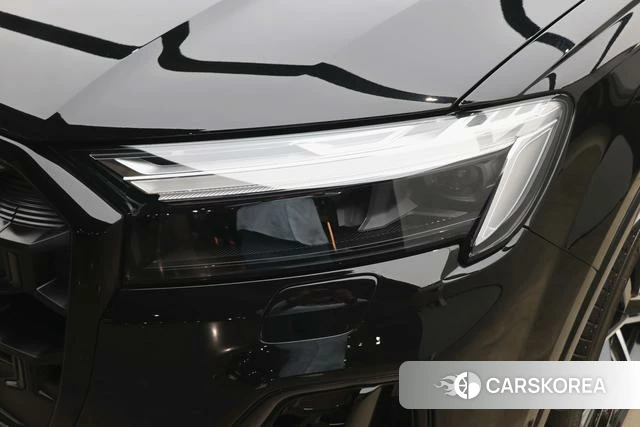 Audi Q7 2025 Черный из Китая, фото 2