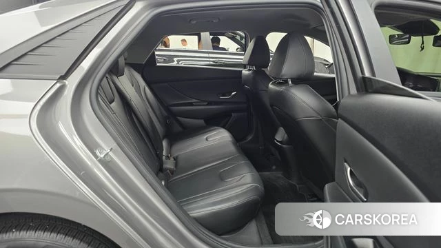 Hyundai Avante (CN7) 2021 Серебристо-серый из Кореи, фото 2