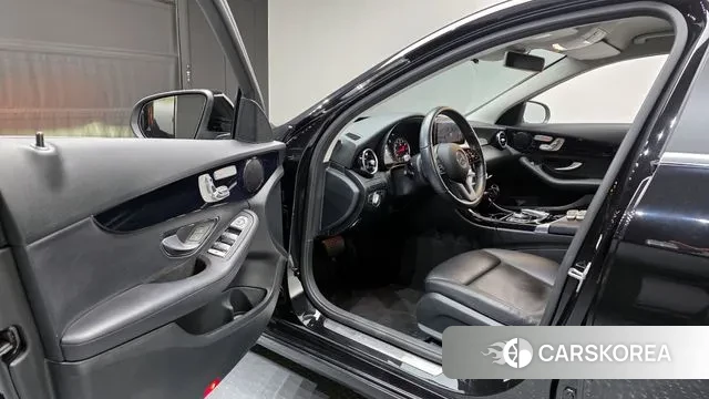 Mercedes-Benz C-Class W205 2020 Черный из Кореи, фото 2