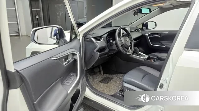 Toyota RAV4 5th Generation 2021 Белый из Кореи, фото 2