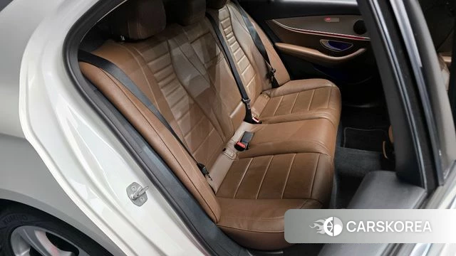 Mercedes-Benz E-Class W213 2018 Белый из Кореи, фото 2