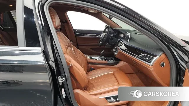 BMW 7 Series (G11) 2020 Черный из Кореи, фото 2