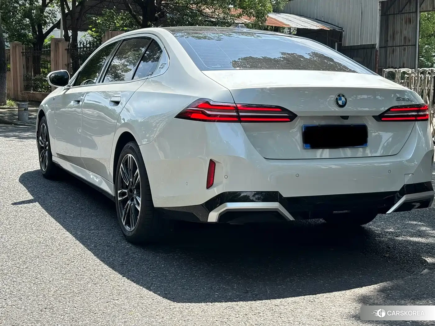 BMW 5 series 2024 Белый из Китая, фото 2
