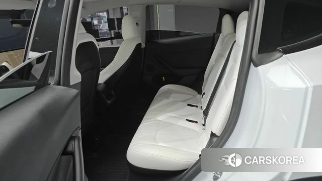 Tesla Model Y 2024 Белый из Кореи, фото 2
