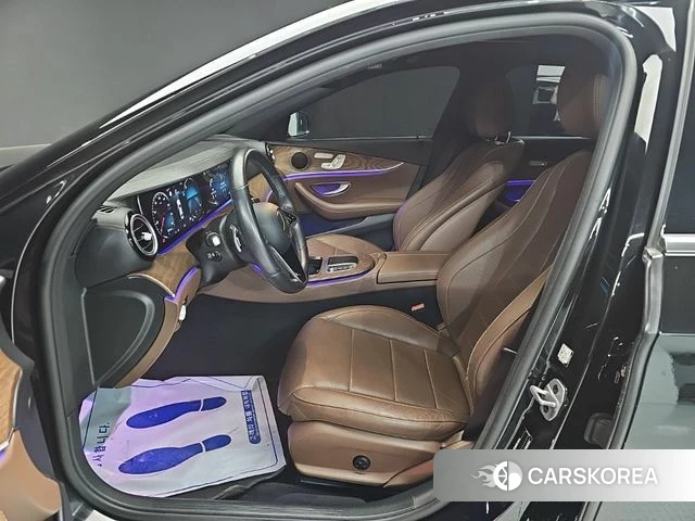 Mercedes-Benz E-Class W213 2021 Черный из Кореи, фото 2