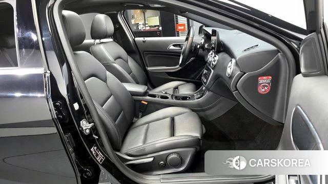 Mercedes-Benz A-Class W176 2018 Черный из Кореи, фото 2