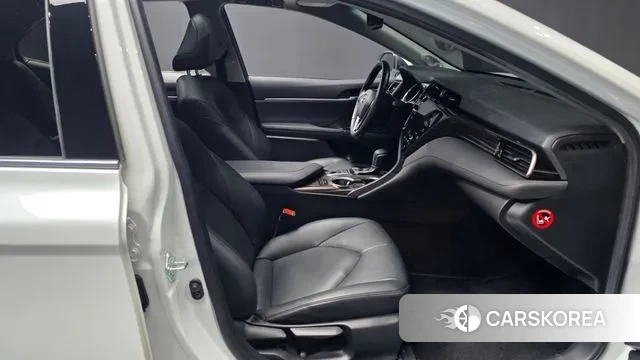 Toyota Camry (XV70) 2019 Белый из Кореи, фото 2