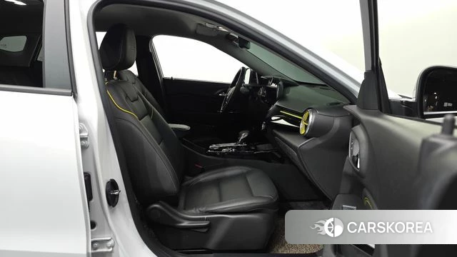 Chevrolet (GM Daewoo) Trax Crossover 2023 Белый из Кореи, фото 2