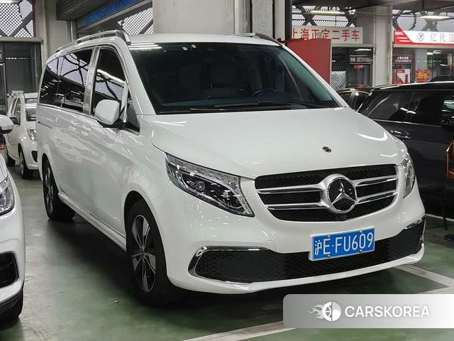 Mercedes-Benz V-class 2022 Белый из Китая, фото 2