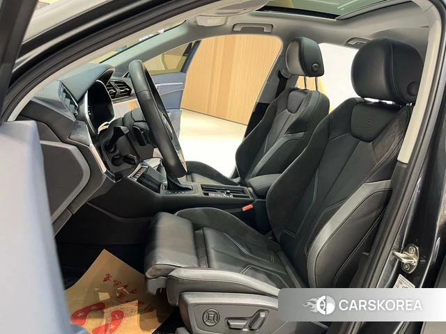 Audi Q3 Sportback 2022 Темно-серый из Китая, фото 2