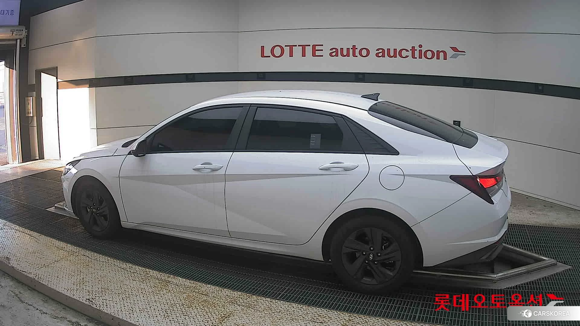 Hyundai Avante Hybrid 2023 Polar White из Кореи, фото 2