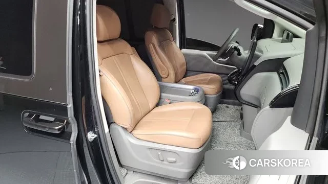 Hyundai Staria 2022 Черный из Кореи, фото 2