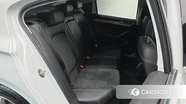 Volkswagen Passat GT (B8) 2022 Белый из Кореи, фото 2