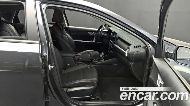 Kia The New K3 2nd generation 2021 Серый из Кореи, фото 2