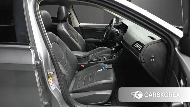 Volkswagen 7th Generation of Jetta 2021 Серебряный из Кореи, фото 2