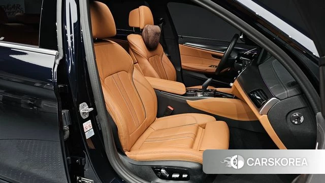 BMW 5 Series (G30) 2023 Черный из Кореи, фото 2