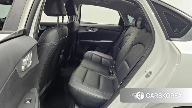 Kia The New K3 2nd generation 2021 Белый из Кореи, фото 2