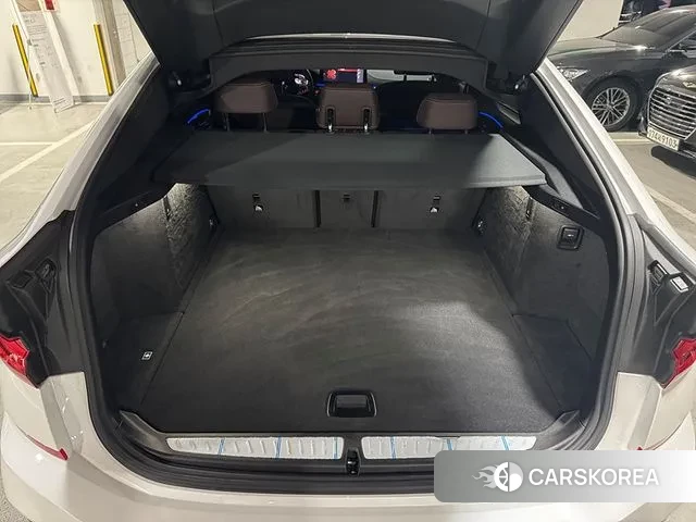 BMW 6 Series GT (G32) 2023 Белый из Кореи, фото 2