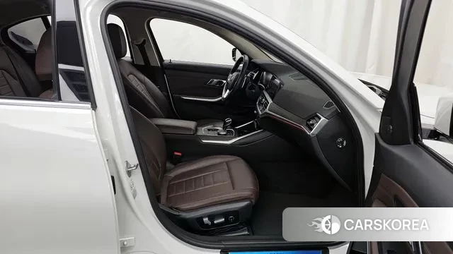 BMW 3 Series (G20) 2020 Белый из Кореи, фото 2