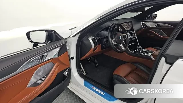 BMW 8 Series (G15) 2023 Белый из Кореи, фото 2