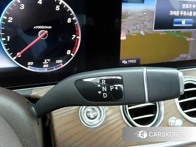 Mercedes-Benz E-Class W213 2018 Серый из Кореи, фото 2