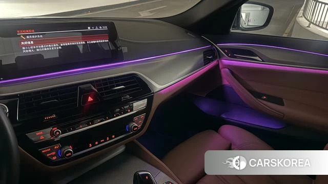 BMW 5 series (imported) 2020 Серебристо-серый из Китая, фото 2