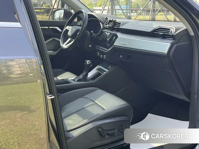 Audi Q3 2020 Темно-серый из Китая, фото 2