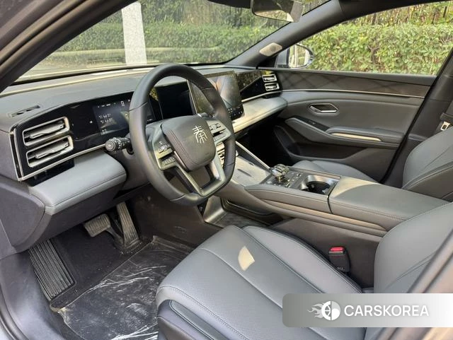 BYD Qin L DM 2025 Темно-серый из Китая, фото 2