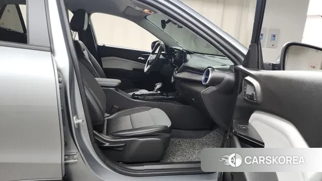 Chevrolet (GM Daewoo) Trax Crossover 2024 Серый из Кореи, фото 2