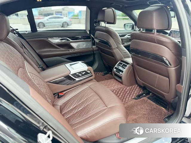 BMW 7 series 2021 Черный из Китая, фото 2