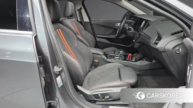 BMW 1 Series (F40) 2020 Серый из Кореи, фото 2