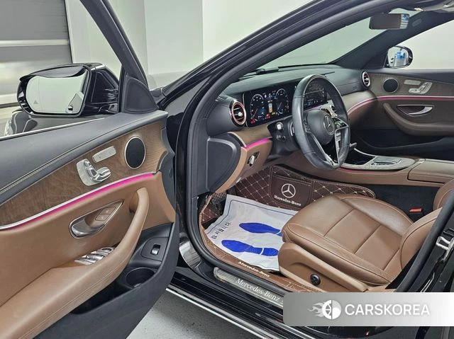 Mercedes-Benz E-Class W213 2022 Черный из Кореи, фото 2