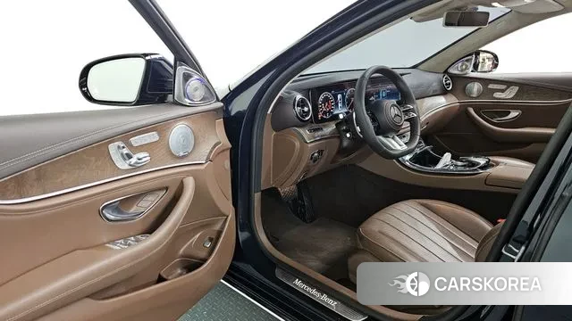 Mercedes-Benz E-Class W213 2018 Синий из Кореи, фото 2