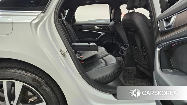Audi A6 (C8) 2021 Белый из Кореи, фото 2