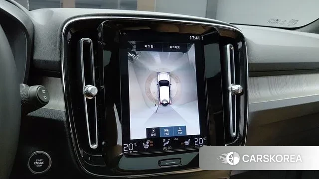 Volvo XC40 2022 Белый из Кореи, фото 2