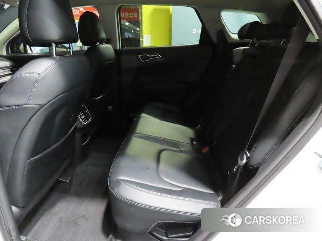 Kia Sportage 5th Generation Hybrid 2023 Белый из Кореи, фото 2