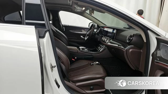 Mercedes-Benz CLS-Class C257 2018 Белый из Кореи, фото 2