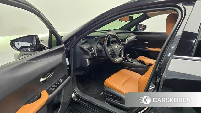 Lexus UX250h 2019 Черный из Кореи, фото 2