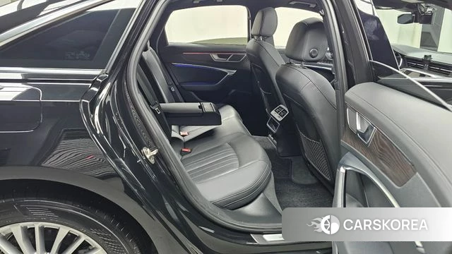 Audi A6 (C8) 2021 Черный из Кореи, фото 2