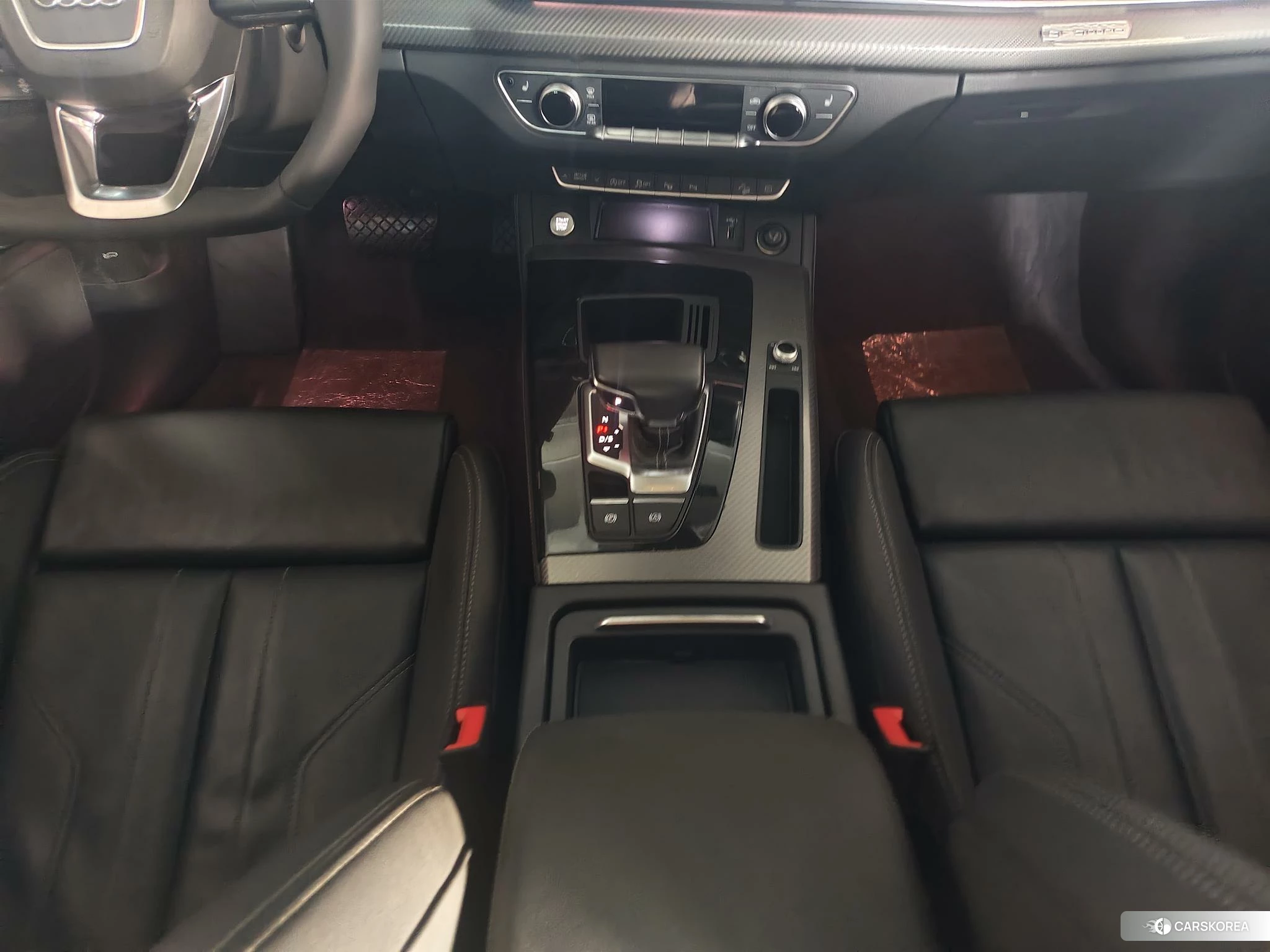 Audi Q5L 2021 Черный из Китая, фото 2