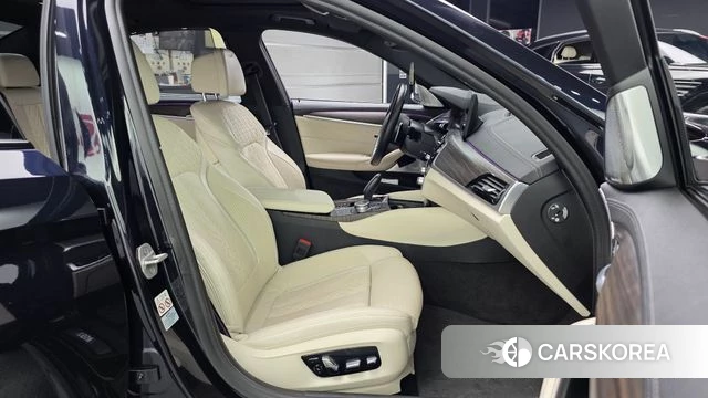 BMW 5 Series (G30) 2020 Черный из Кореи, фото 2
