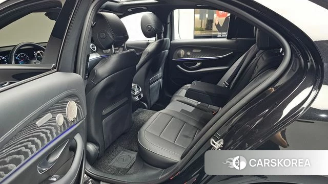 Mercedes-Benz E-Class W213 2022 Черный из Кореи, фото 2