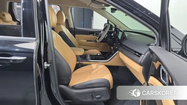 Kia Carnival 4th generation 2023 Черный из Кореи, фото 2