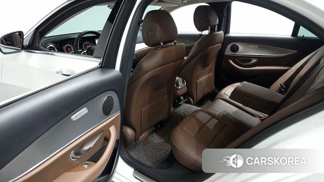 Mercedes-Benz E-Class W213 2019 Белый из Кореи, фото 2