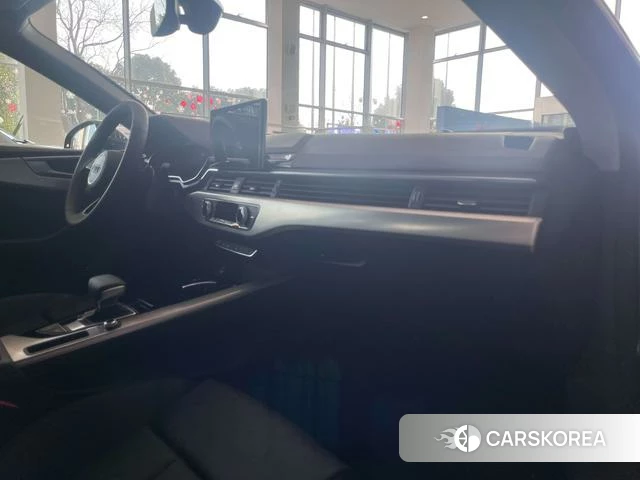 Audi A5 2024 Темно-серый из Китая, фото 2