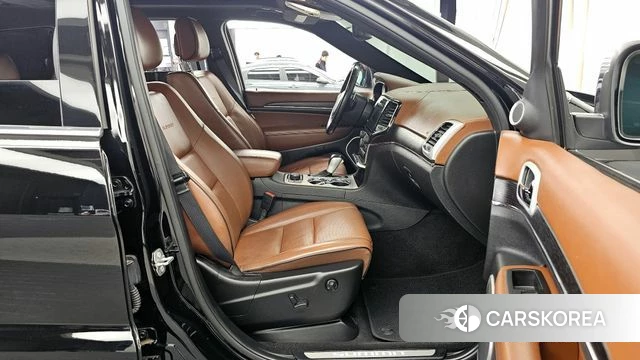 Jeep Grand Cherokee 2021 Черный из Кореи, фото 2